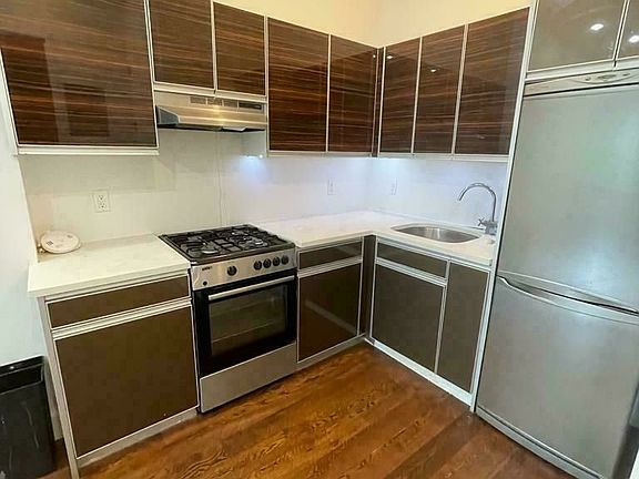4th image of 1065 Bergen St #1F-3B-4F