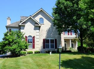 25317 N Countryside Dr, Lake Barrington, IL 60010