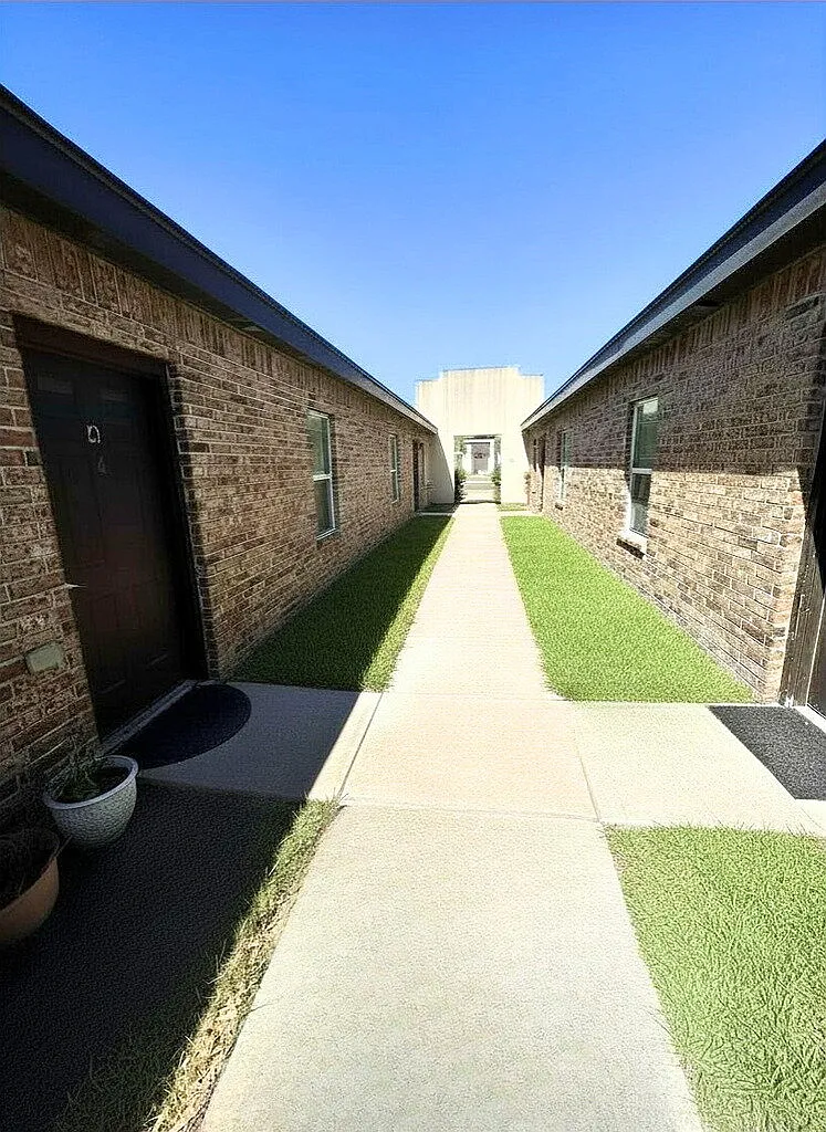 2 bed, 2.0 bath, 798 sqft, $900 — Photo 2