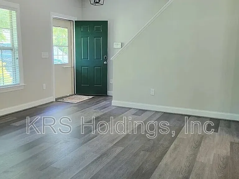 750 Sycamore Springs Dr — Photo 3