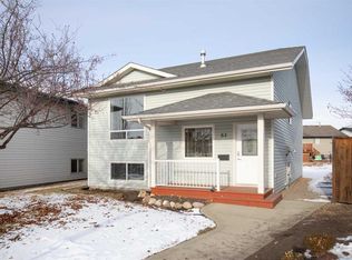 83 S Doherty Close, Red Deer, AB T4R3G1
