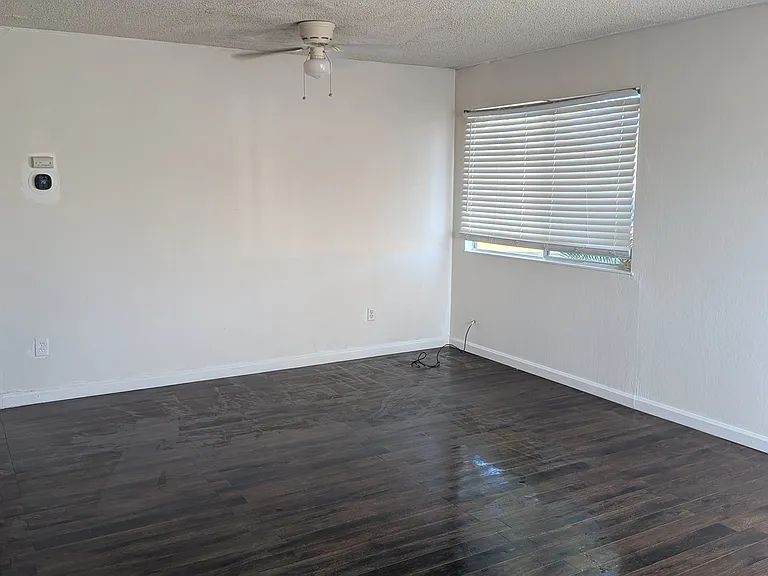 2601 Hampton Ln — Photo 8