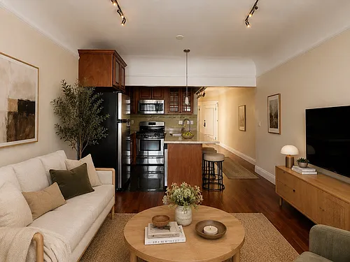 624 Shrader St #8 Photo 1