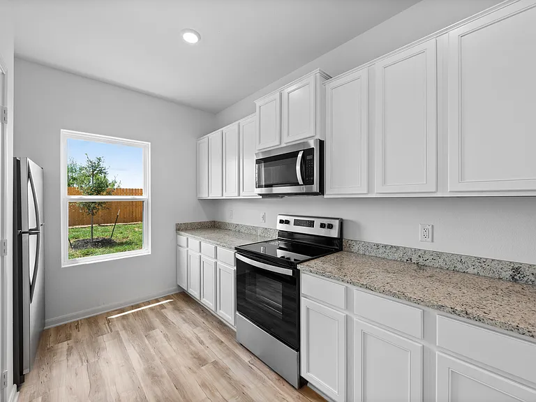 All kitchen appliances included!