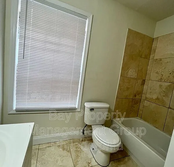 1723 Fontain St #A — Photo 15
