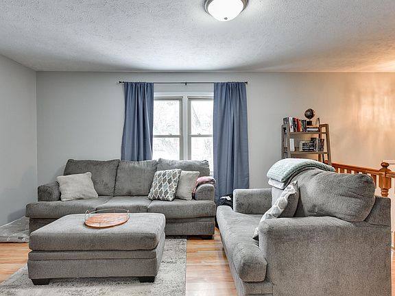 5th image of 6721 S 51st St
