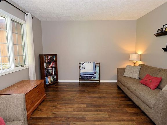 3rd image of 6266 Brookshire Dr