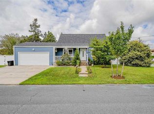 249 Heathcote Rd, Lindenhurst, NY 11757