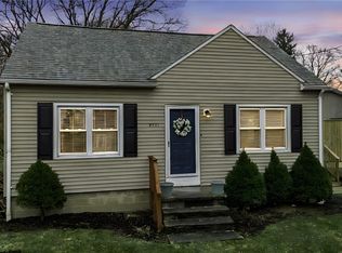 4435 Two Rod Rd, East Aurora, NY 14052