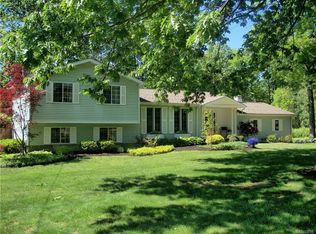 18 John R Dr, Angola, NY 14006