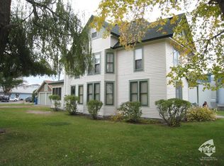 6447 Elm St APT 3, North Branch, MN 55056