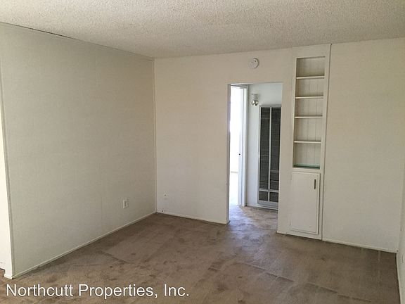 2nd image of 4754 32nd St APT 08