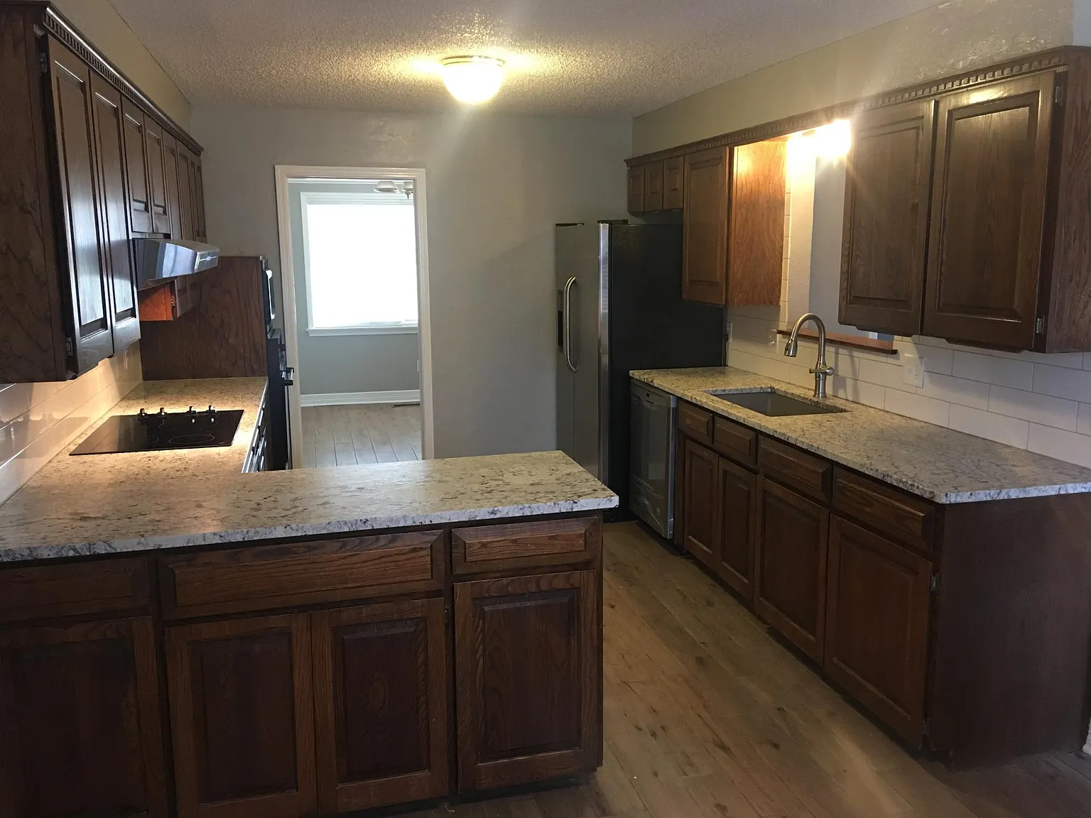4 bed, 2045 sqft, $2,100 — Photo 4