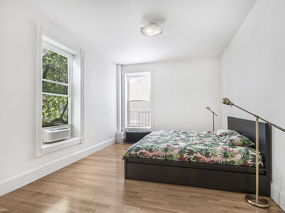 4th image of 84 Grove St APT 10