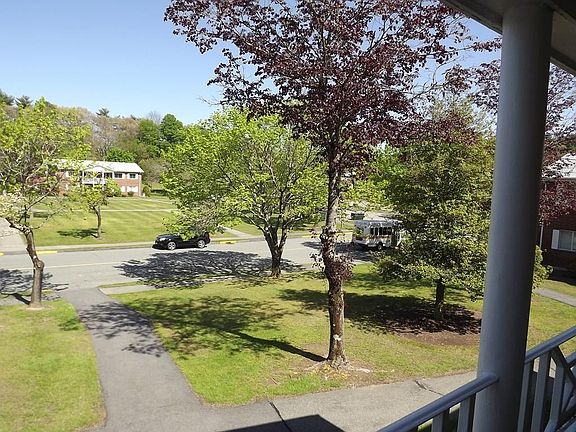 5th image of 4 Bayberry Dr