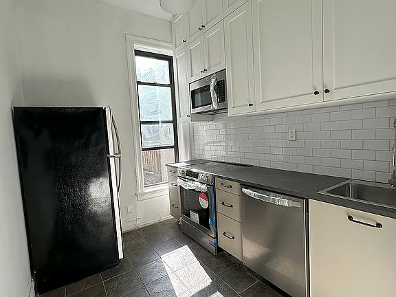 5th image of 1178 Sterling Pl #2