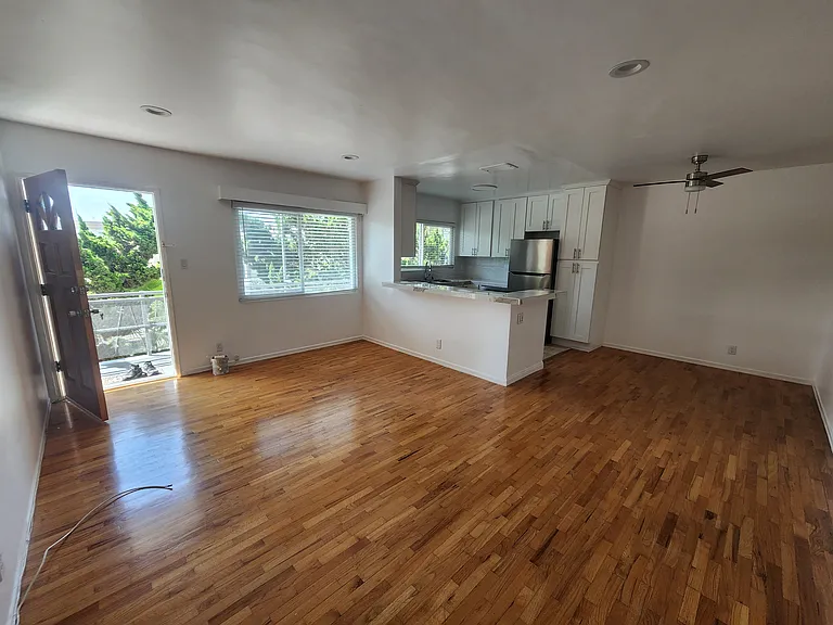 1025 Idaho Ave #9 — Photo 12