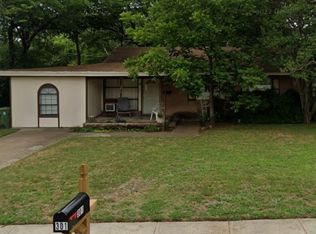 301 Myrtle Dr, Hurst, TX 76053