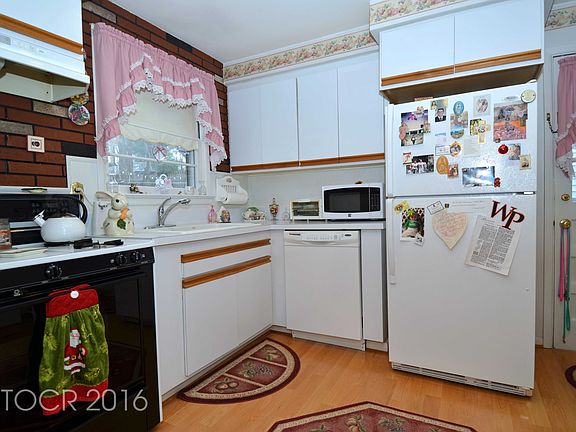 5th image of 383 E Passaic Ave