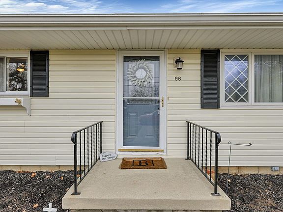 3rd image of 96 Thornhill Dr