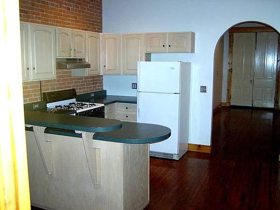 4th image of 4906 Franklin Blvd #1