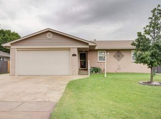 931 S Laurel Dr, Wichita, KS 67207
