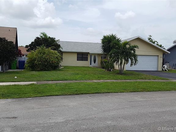 3rd image of 4621 NW 93rd Ave