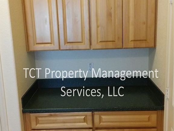5th image of 420 W 1st St Unit 326