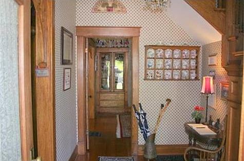 4th image of 1107 W College St