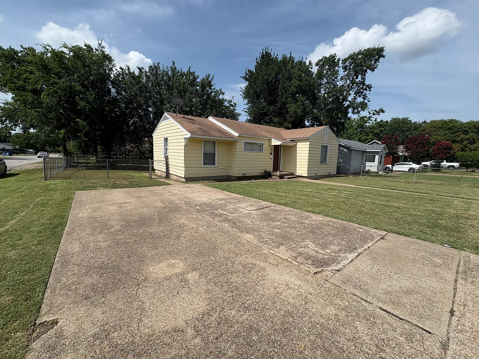 202 W Wheatland Rd — Photo 4