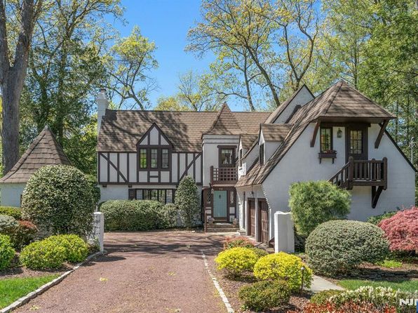 732 Parsons Rd, Ridgewood, NJ 07450