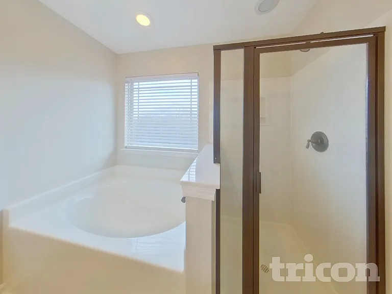 510 Norwell Ln — Photo 10
