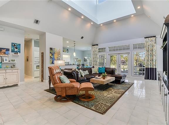 3rd image of 11592 Timberline Cir