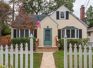 20 Bennett St, Kings Park, NY 11754