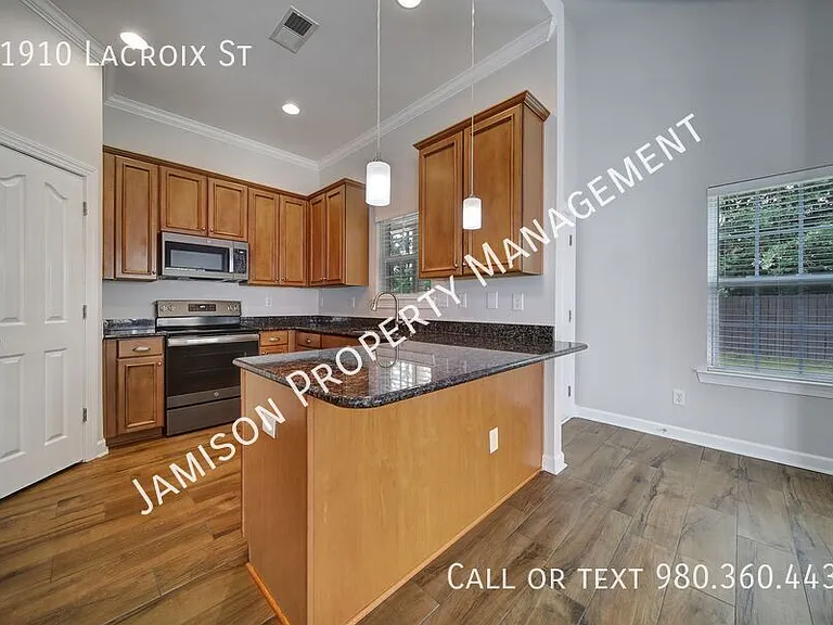 11910 Lacroix St — Photo 7