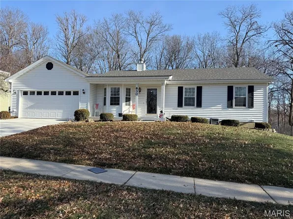 830 Whispering Rock Dr, O'Fallon, MO 63366