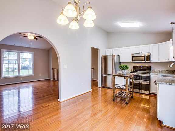 5th image of 10717 Hamiltons Crossing Dr