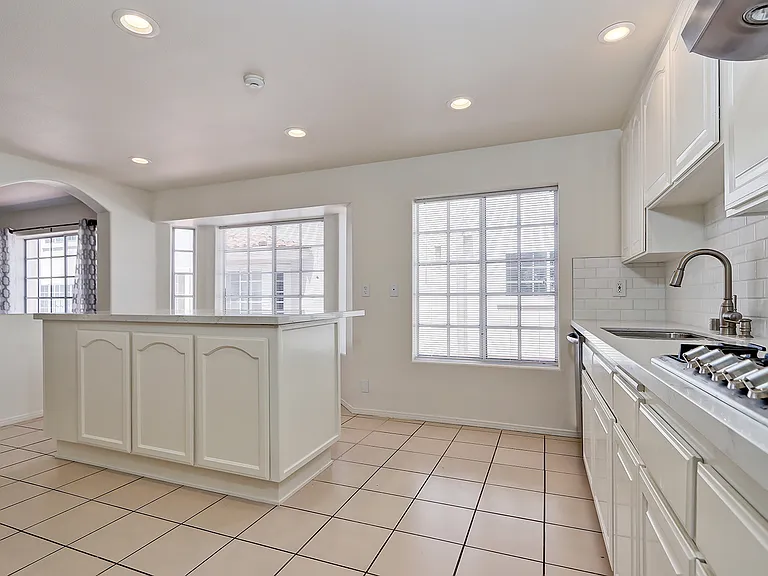 511 N Elena Ave #B — Photo 12