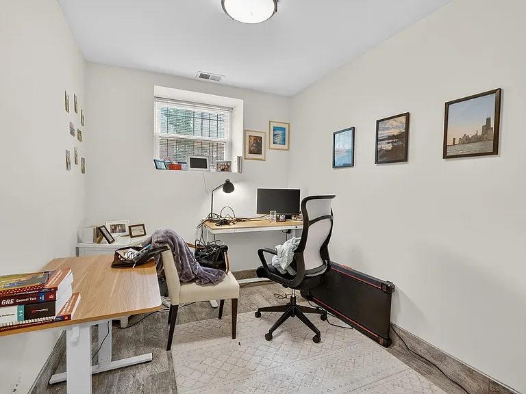 961 W Fletcher St #1 — Photo 22