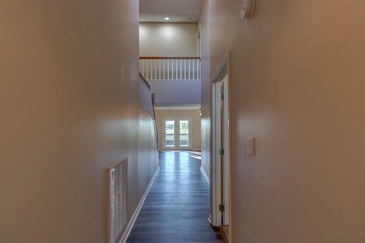 3 bed, 2.5 bath, 1874 sqft, $2,500 — Photo 3