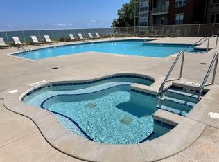 4100 S Lake Dr #236, Saint Francis, WI