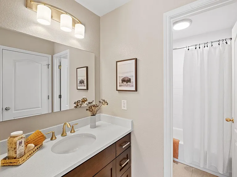 8112 Cobblestone — Photo 28
