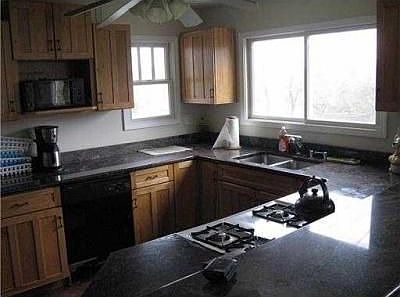 3rd image of 620 Oakcrest Ln