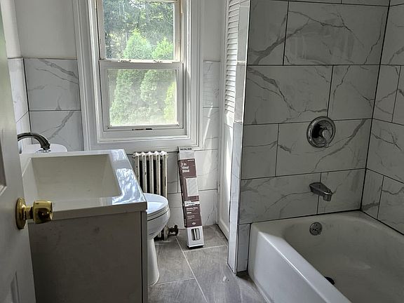 5th image of 64 Birchwood Dr #2