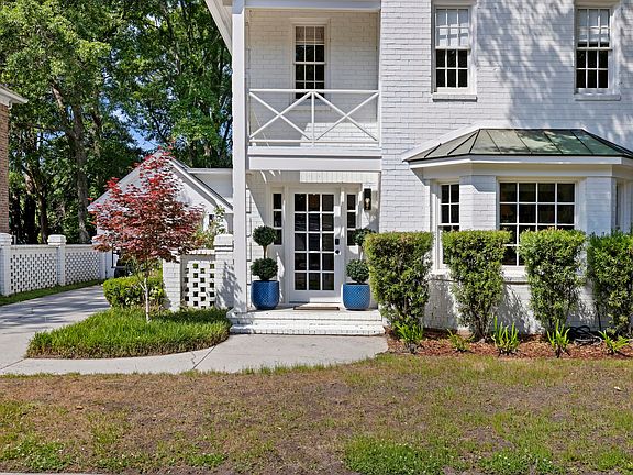 3rd image of 991 Governors Rd