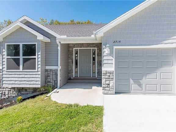2nd image of 2714 Coop Dr