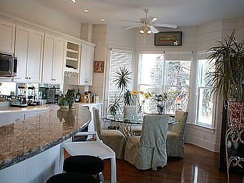 3rd image of 707 Railwood Dr