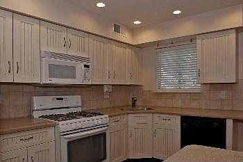 3rd image of 3333 Wiehle St
