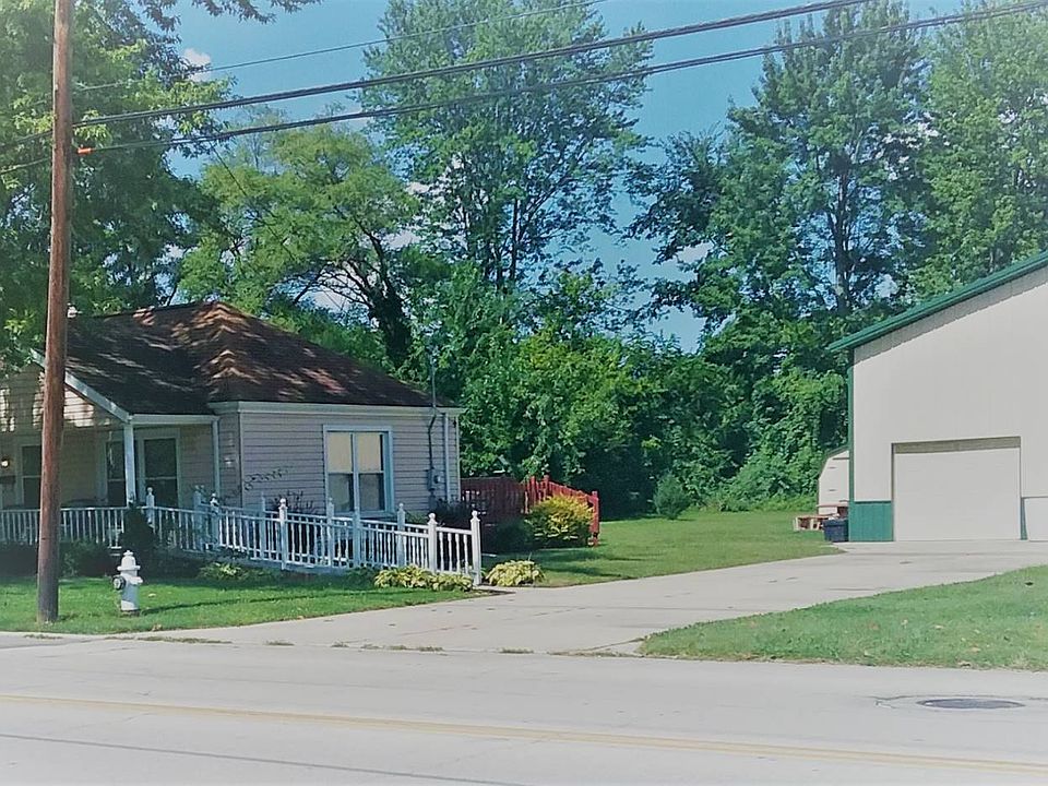 1st image of 704 Sandusky St