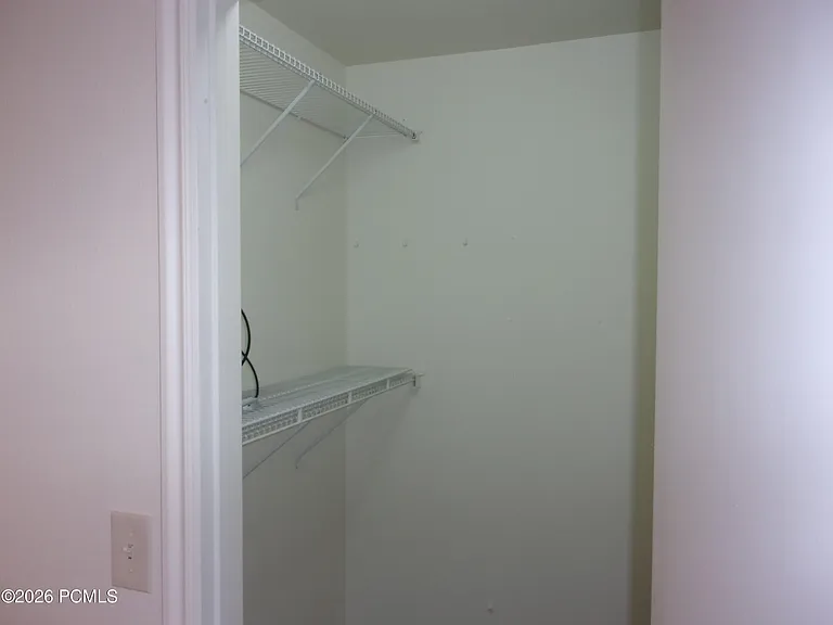 88 E Rainbow Way — Photo 31